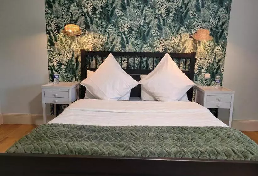 Majatalo Chambre D Hôtes Le Flacon De La Verrouille