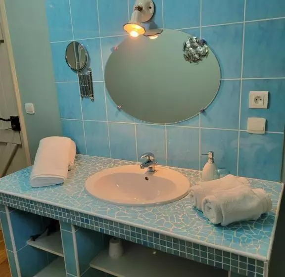 Majatalo Chambre D Hôtes Le Flacon De La Verrouille