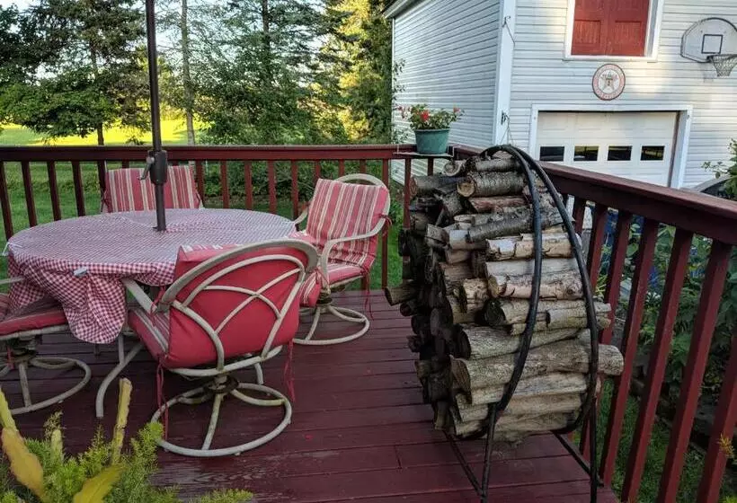 ベッドアンドブレックファースト Baylies Home