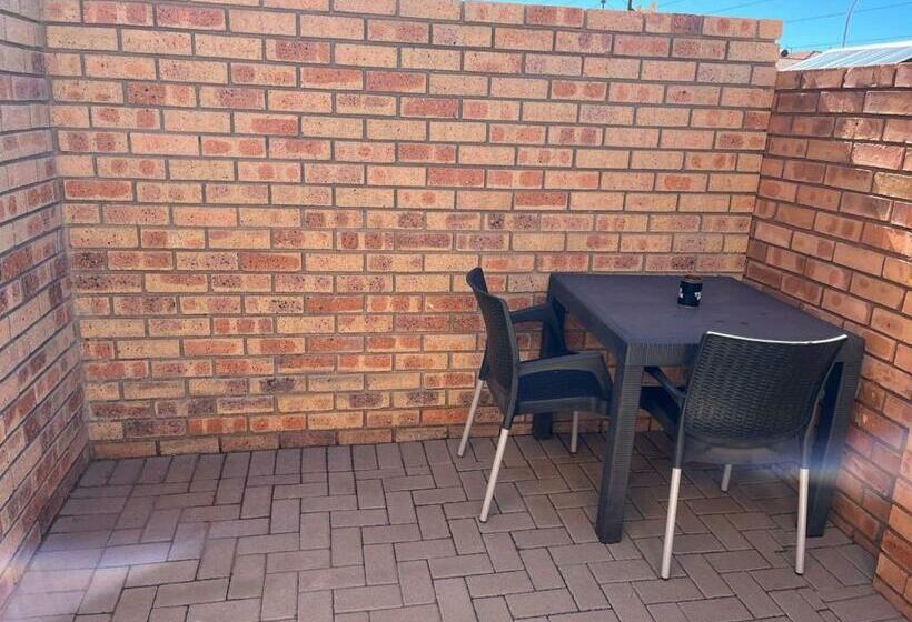 ベッドアンドブレックファースト Zen Stone Guest House