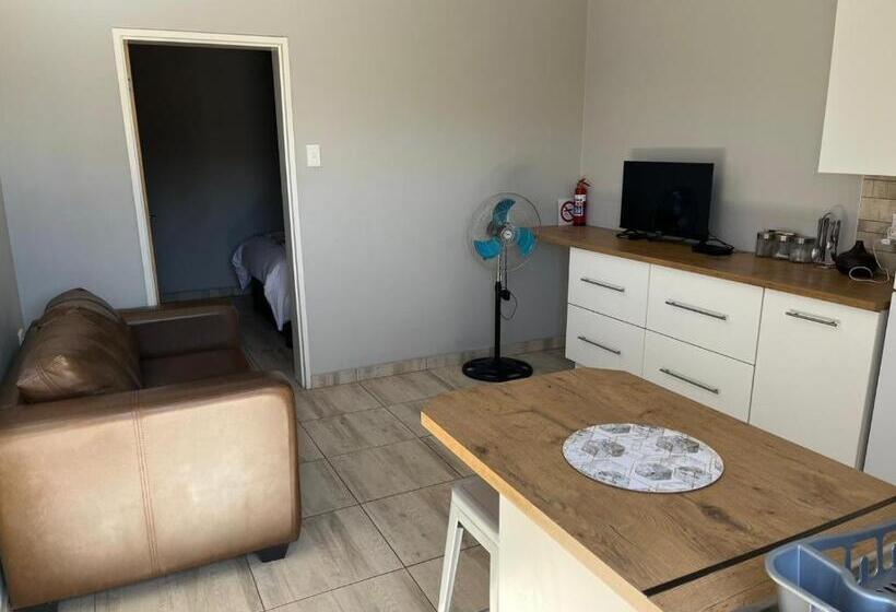 ベッドアンドブレックファースト Zen Stone Guest House