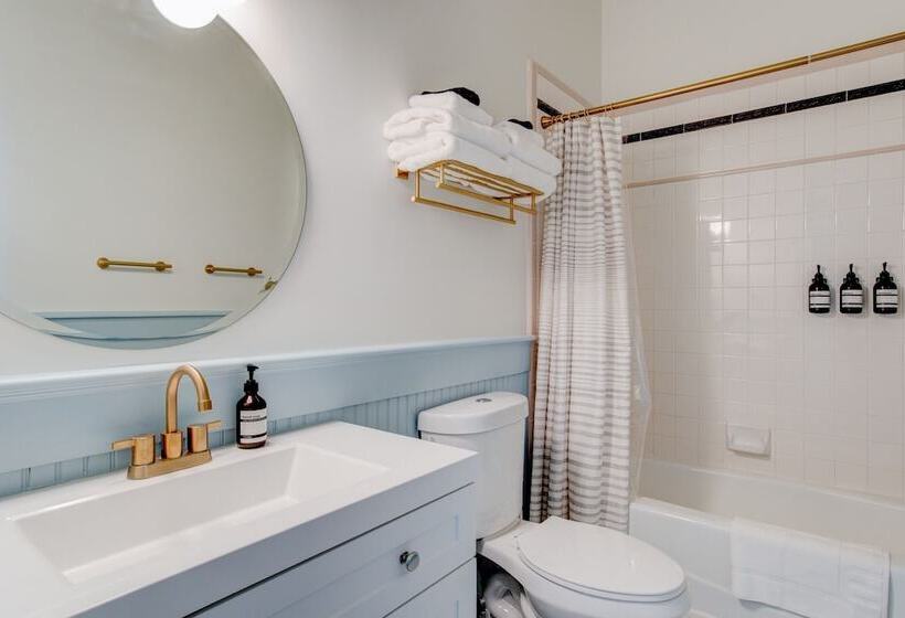 فندق Art City Inn