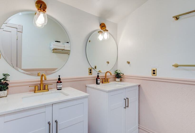 فندق Art City Inn