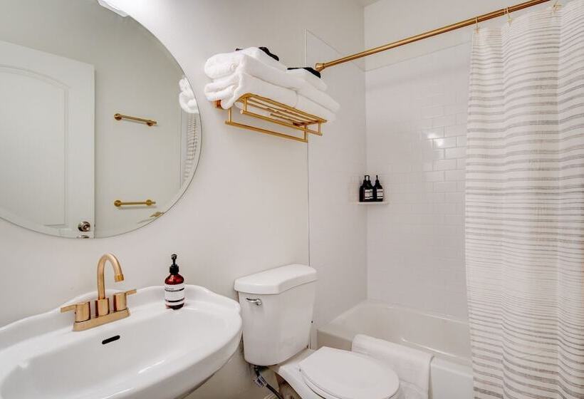 فندق Art City Inn