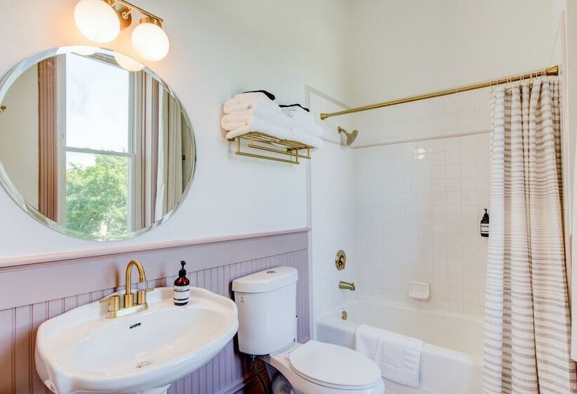 فندق Art City Inn