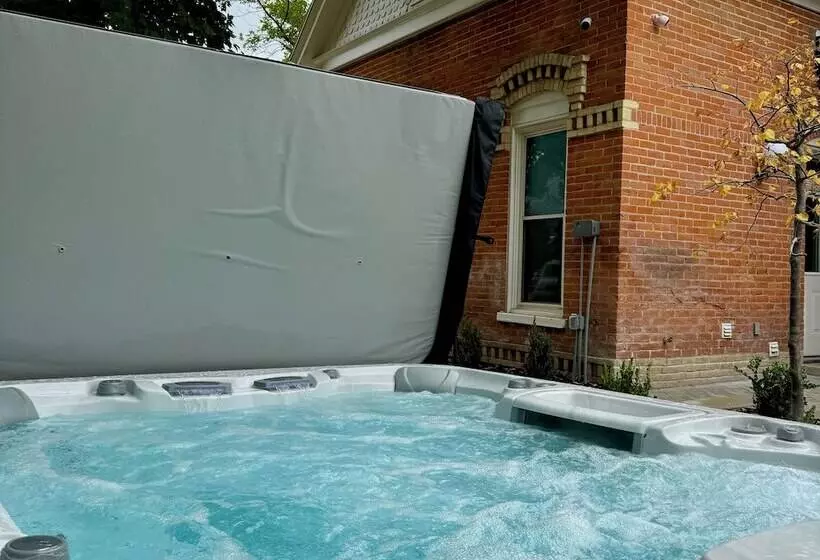 Hotelli Art City Inn