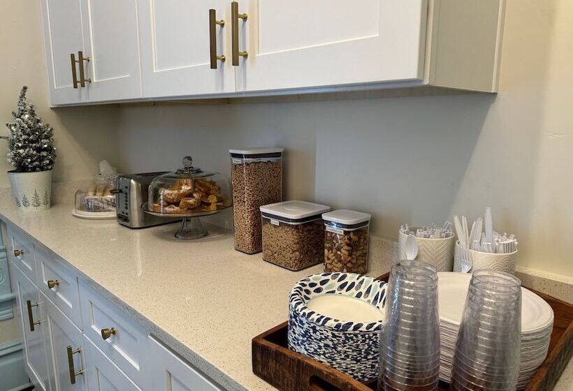 فندق Art City Inn