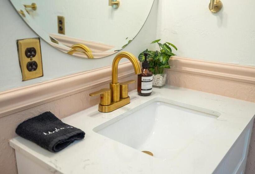 فندق Art City Inn