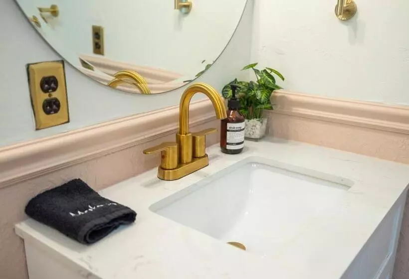 Hotelli Art City Inn