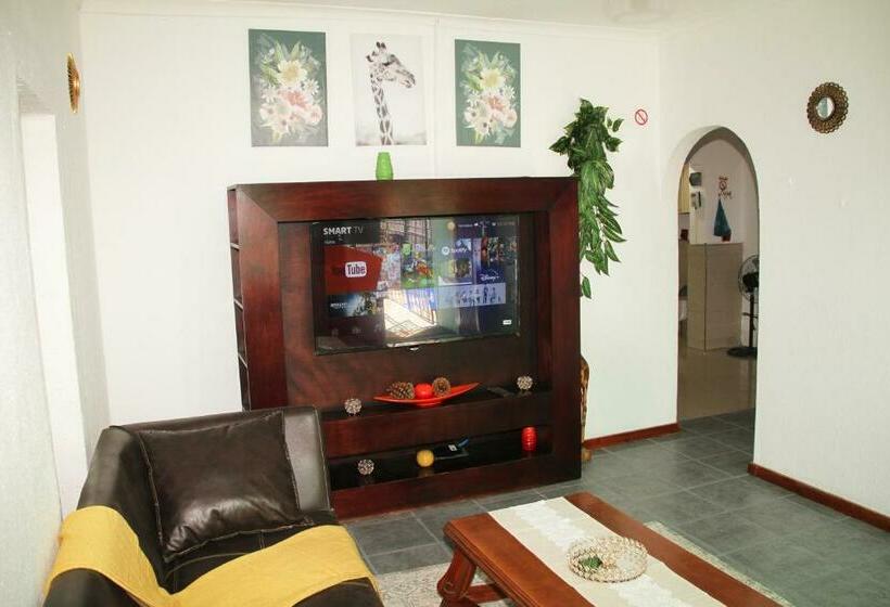 پانسیون Adorable Private Room In Germiston