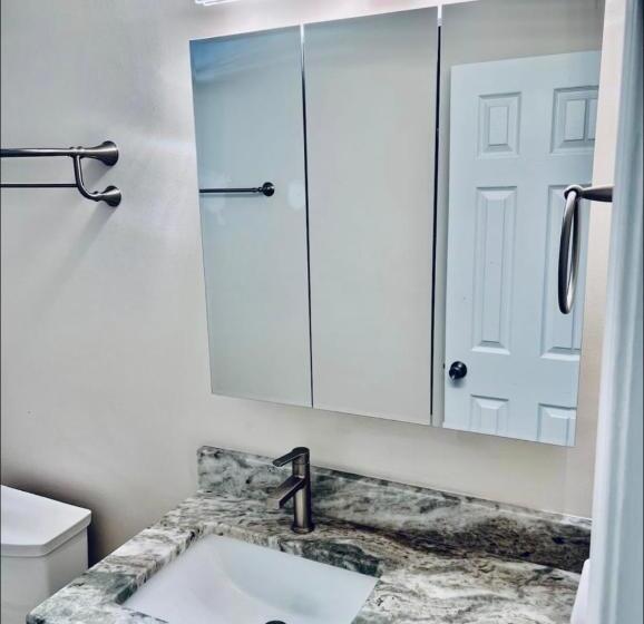 膳宿费 Cheerful Home With Two Bedrooms