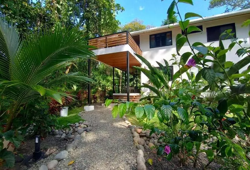 استراحتگاه Dragonfly Beachfront Villas Adult Only