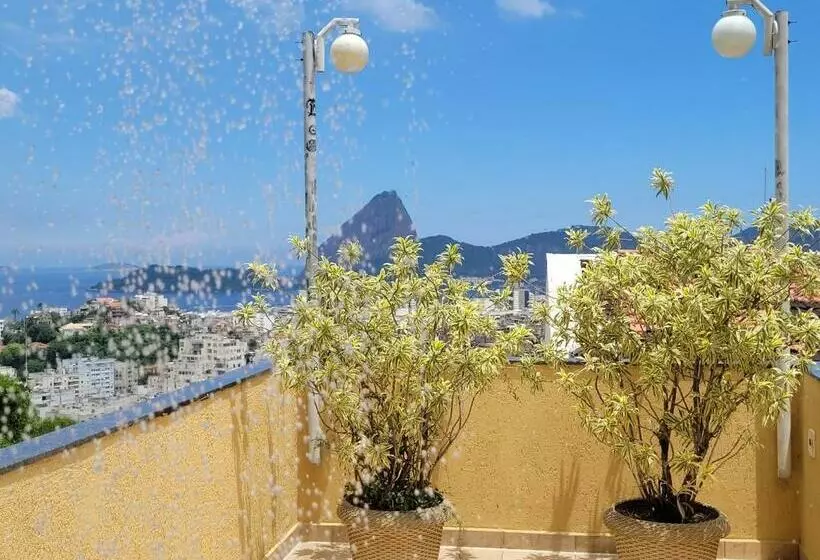 Santo Mirante Hostel