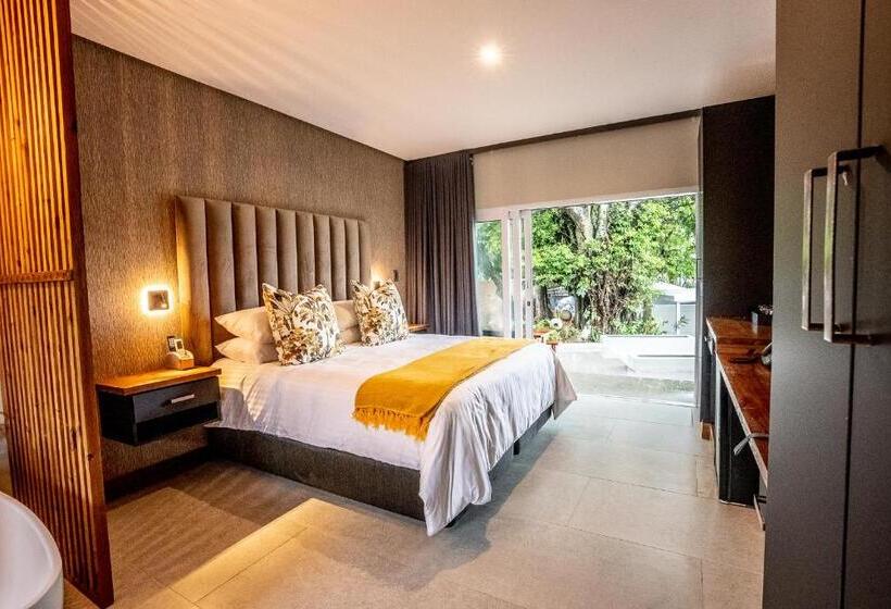 Beach Wood Boutique Hotel & Resort