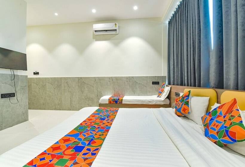 Отель Gold Palace Inn