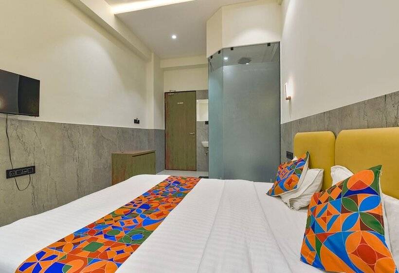 Отель Gold Palace Inn