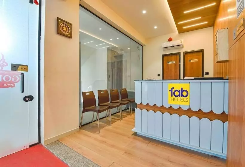 ホテル Gold Palace Inn