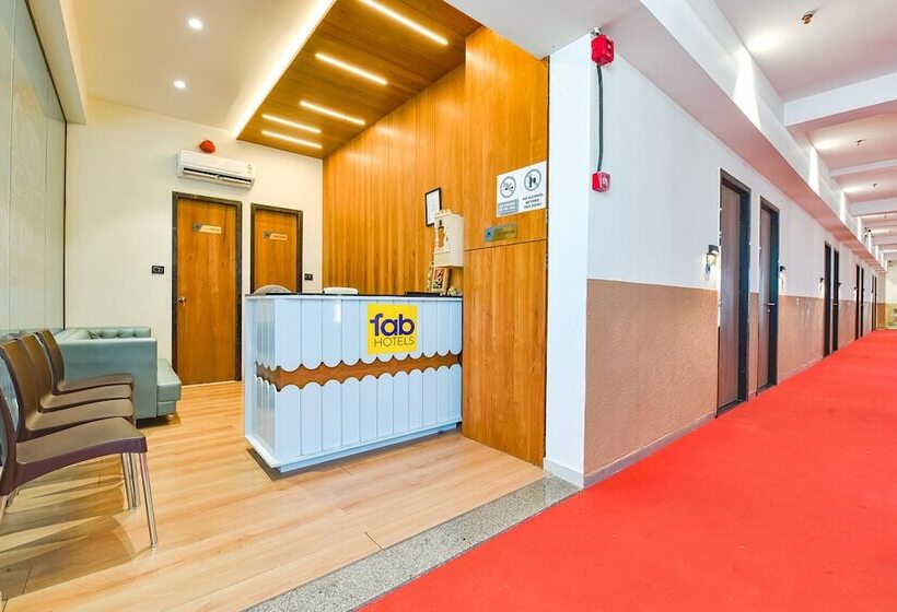 Отель Gold Palace Inn