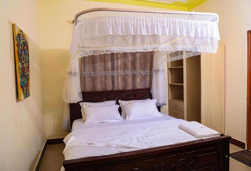 Hotel Crown Inn Bulindo