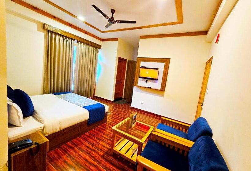 Отель Marina Heights