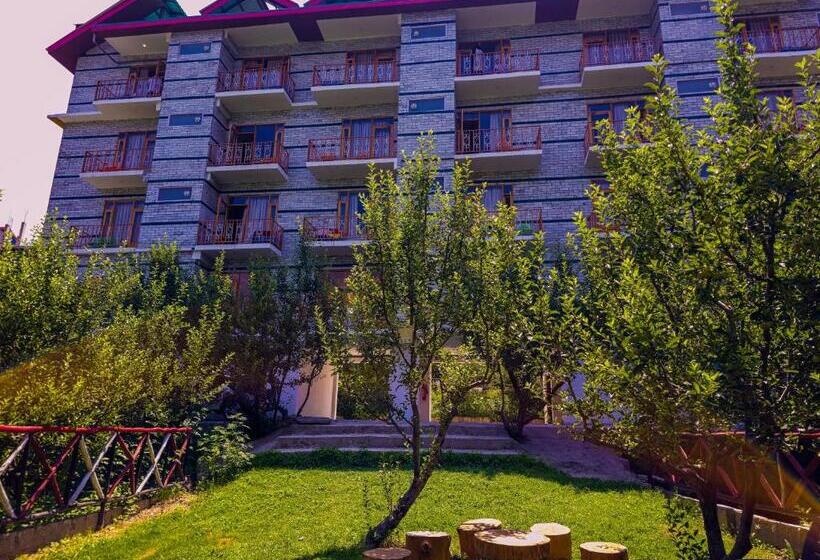 Отель Marina Heights