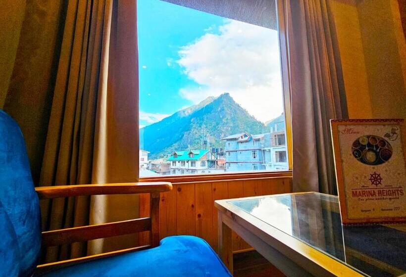 Отель Marina Heights