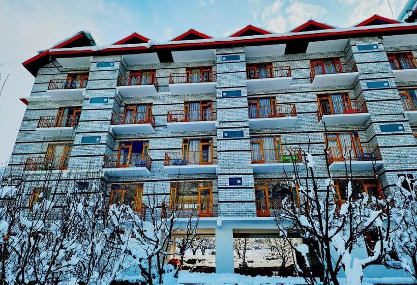 Отель Marina Heights