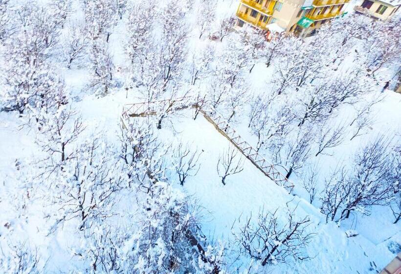 Отель Marina Heights