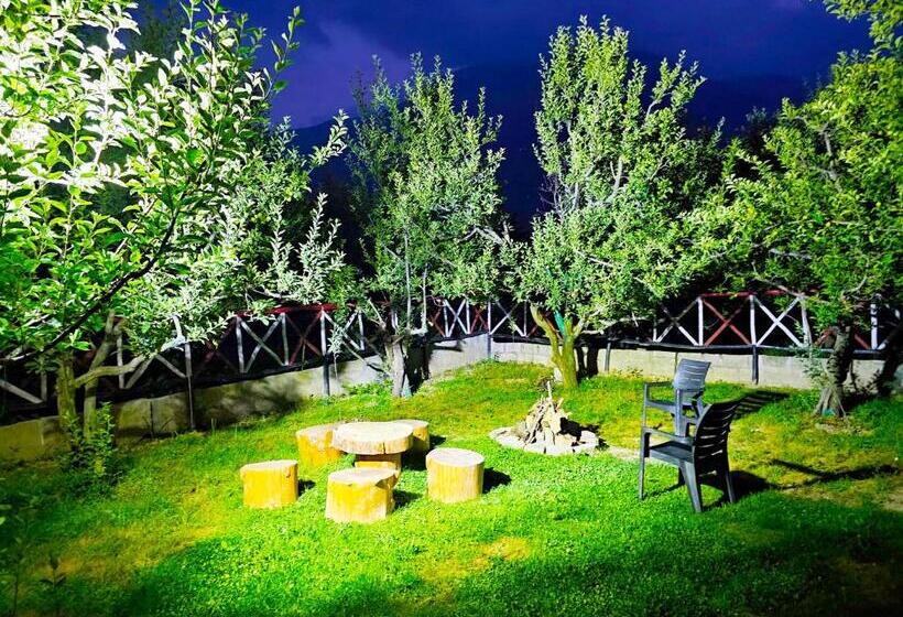 Отель Marina Heights