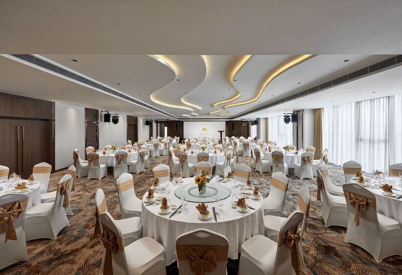 هتل The Watson Premium Halong