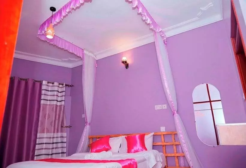 هتل Westway Luxury Suites