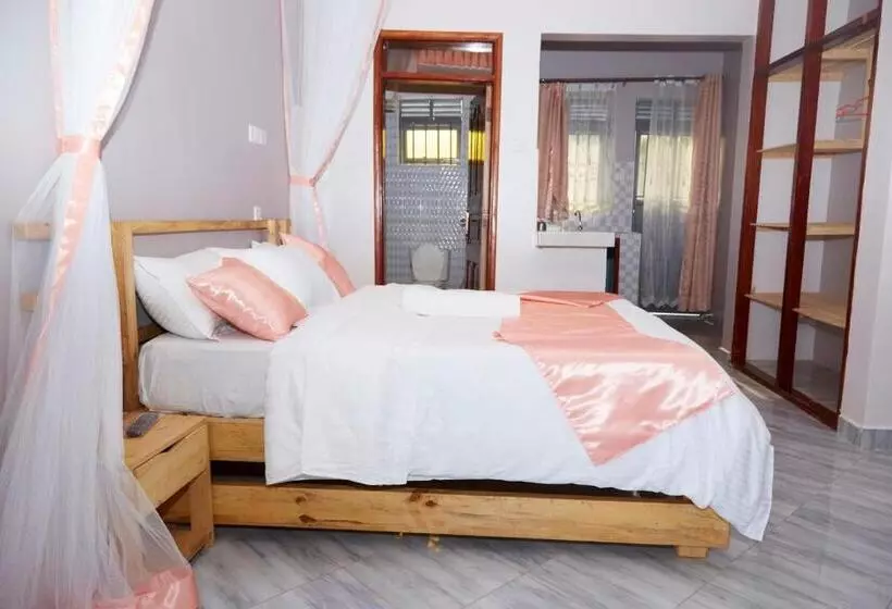 هتل Westway Luxury Suites