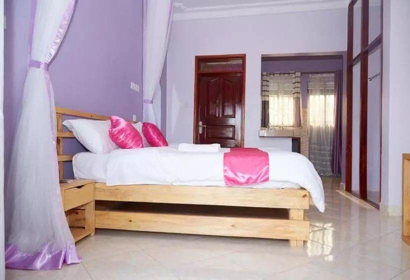هتل Westway Luxury Suites