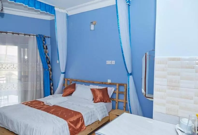 هتل Westway Luxury Suites