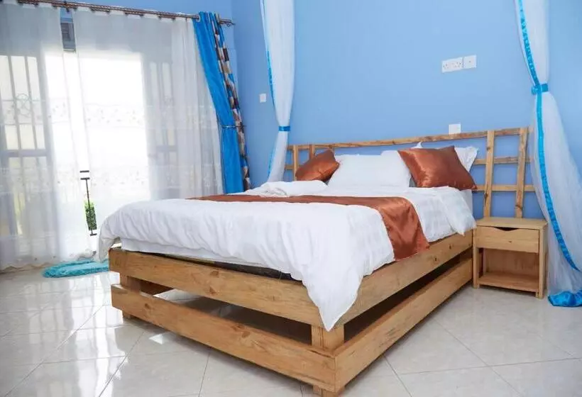 هتل Westway Luxury Suites