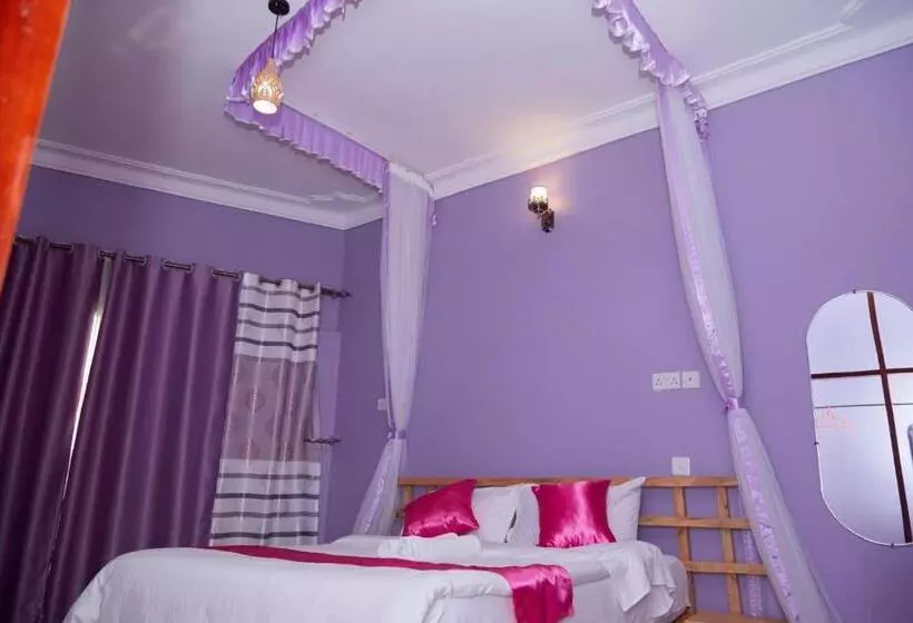 هتل Westway Luxury Suites