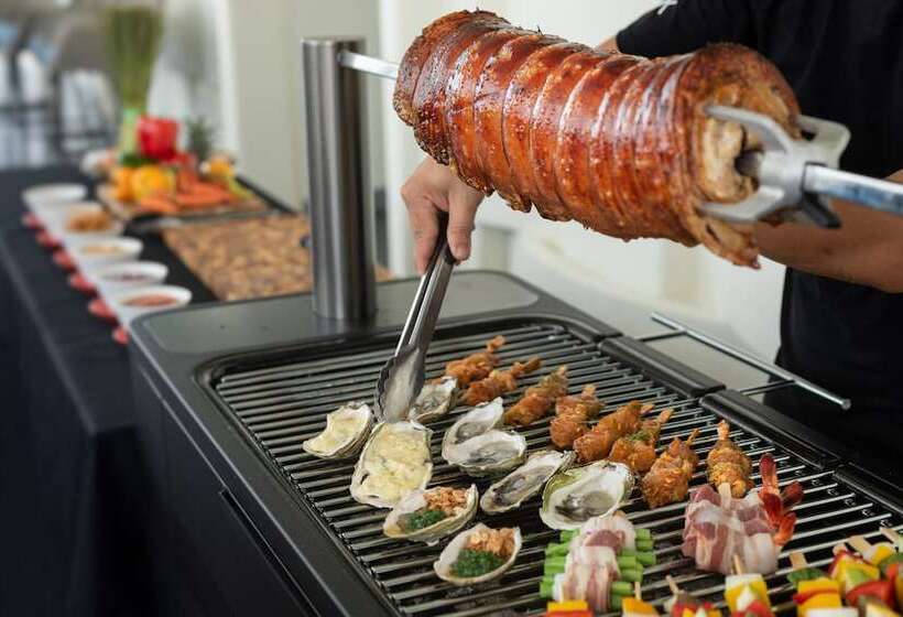 Wink Icon Hotel Danang Riverside   Luxury Suites   24hrs Stay & Rooftop Pool Bar