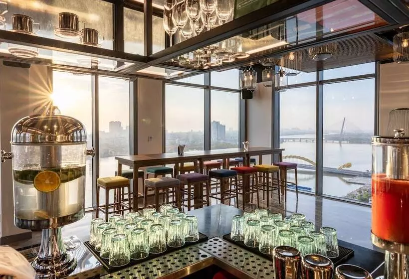 Wink Icon Hotel Danang Riverside   Luxury Suites   24hrs Stay & Rooftop Pool Bar