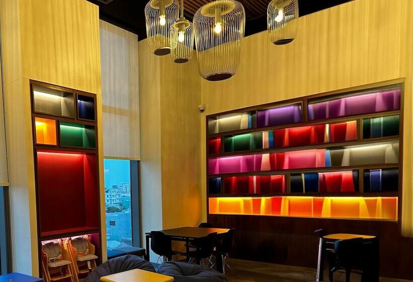 Wink Icon Hotel Danang Riverside   Luxury Suites   24hrs Stay & Rooftop Pool Bar