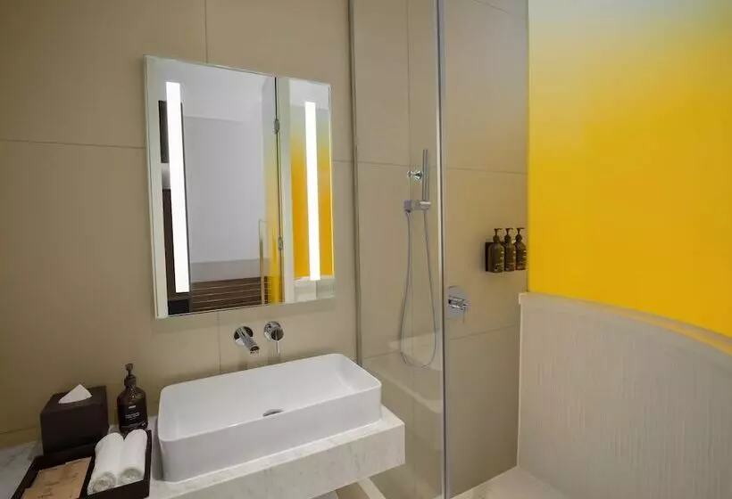 Wink Icon Hotel Danang Riverside   Luxury Suites   24hrs Stay & Rooftop Pool Bar