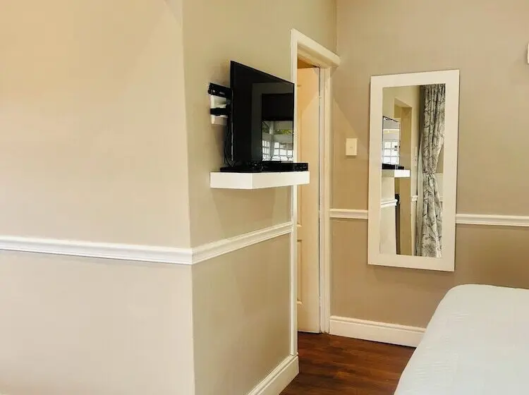 ペンション Hidden Villas Self Catering Guesthouse