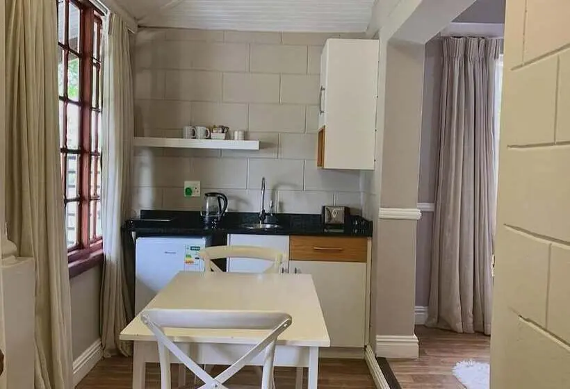 ペンション Hidden Villas Self Catering Guesthouse