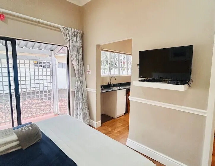 ペンション Hidden Villas Self Catering Guesthouse