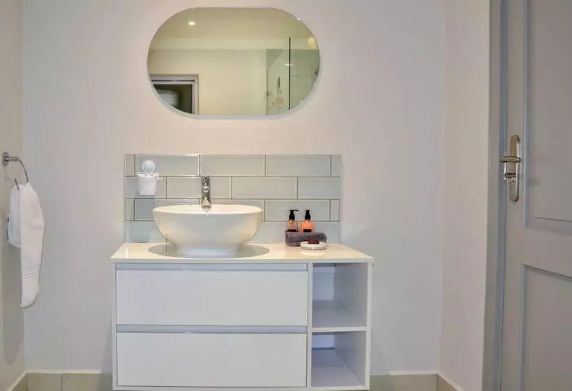 Majatalo Serenity Ocean Lodge