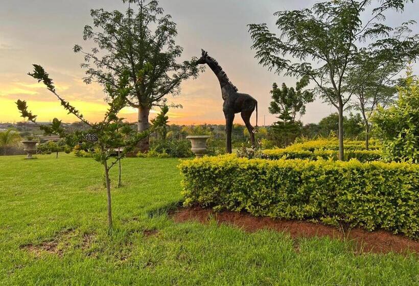 Отель The Bridge Boutique Lodge