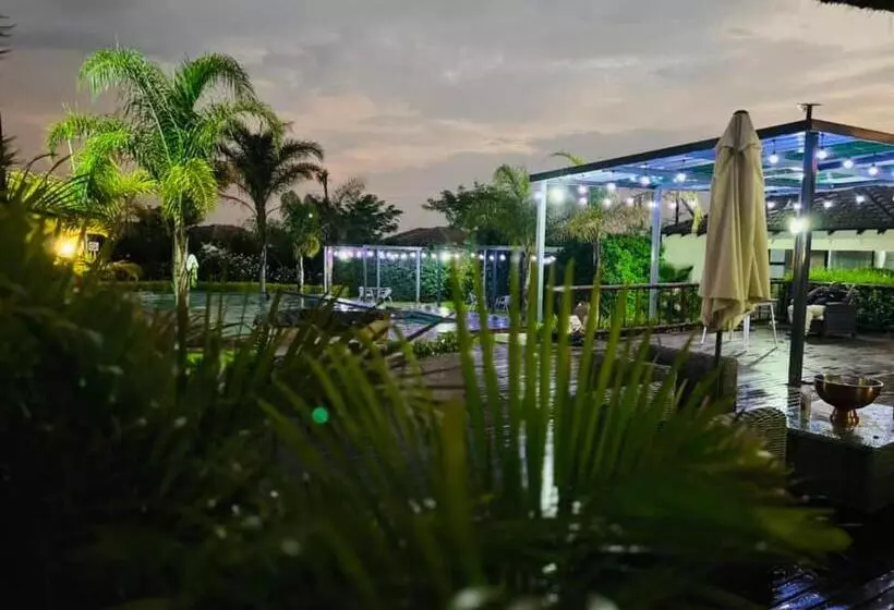 ホテル The Bridge Boutique Lodge