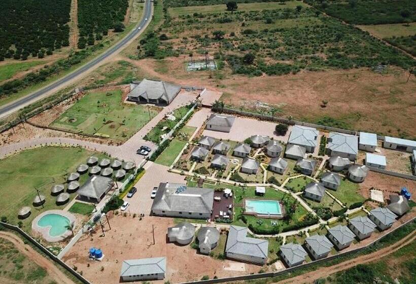 Отель The Bridge Boutique Lodge