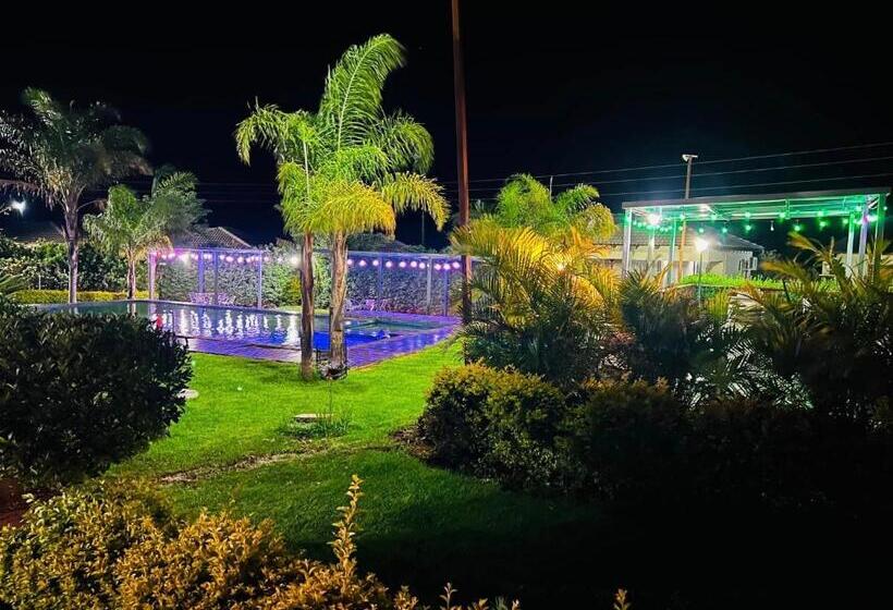 Отель The Bridge Boutique Lodge