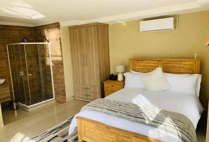 Отель The Bridge Boutique Lodge