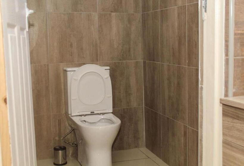 Отель The Bridge Boutique Lodge